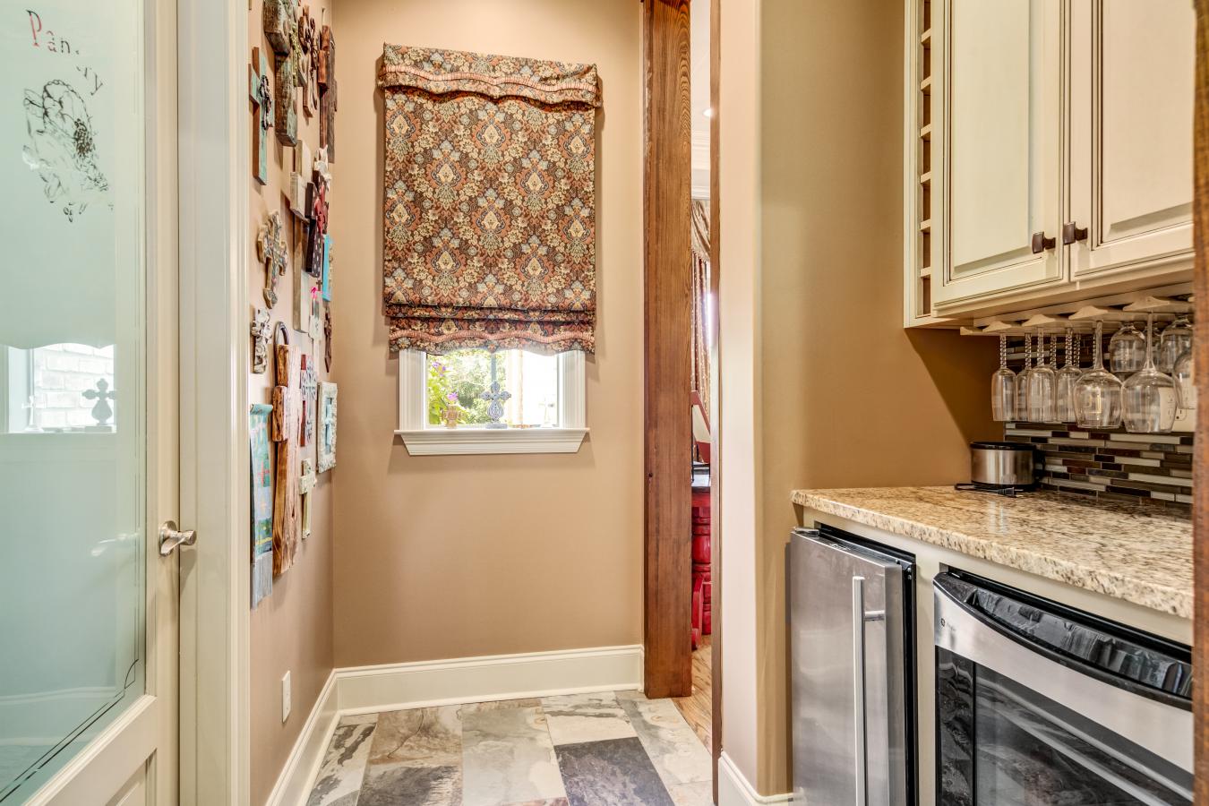 330 Le Violon Road, Lafayette, LA, 70506, United States, 3 Bedrooms Bedrooms, ,4 BathroomsBathrooms,Residential,For Sale,330 Le Violon Road,1107710
