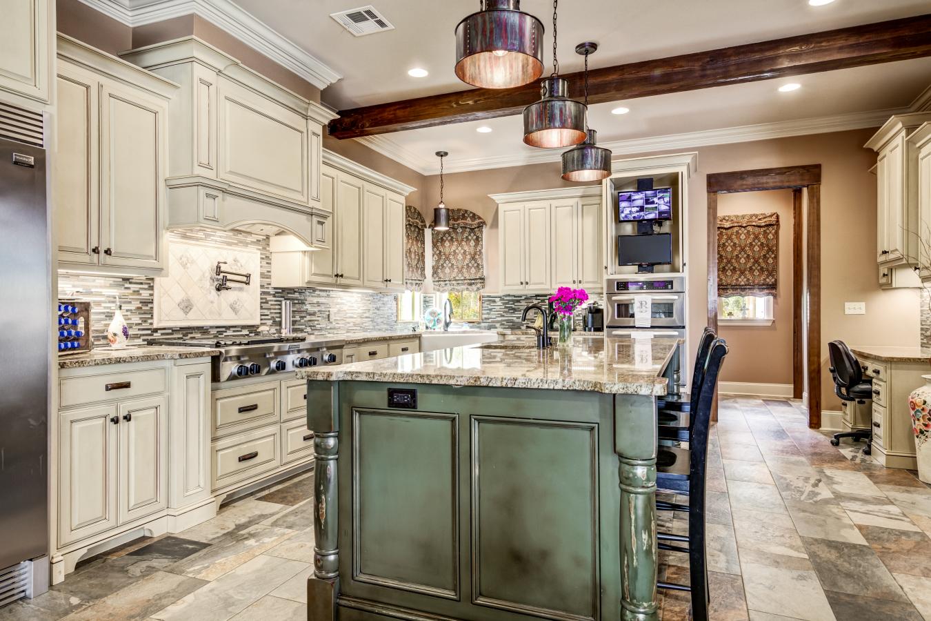 330 Le Violon Road, Lafayette, LA, 70506, United States, 3 Bedrooms Bedrooms, ,4 BathroomsBathrooms,Residential,For Sale,330 Le Violon Road,1107710