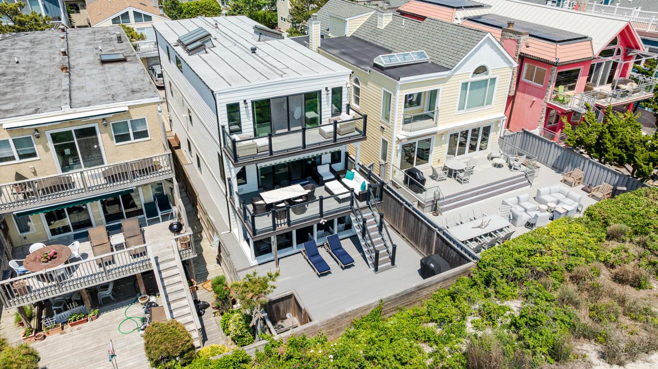 Long Beach, Nassau, 11561, United States, 6 Bedrooms Bedrooms, ,4 BathroomsBathrooms,Residential,For Sale,1858463