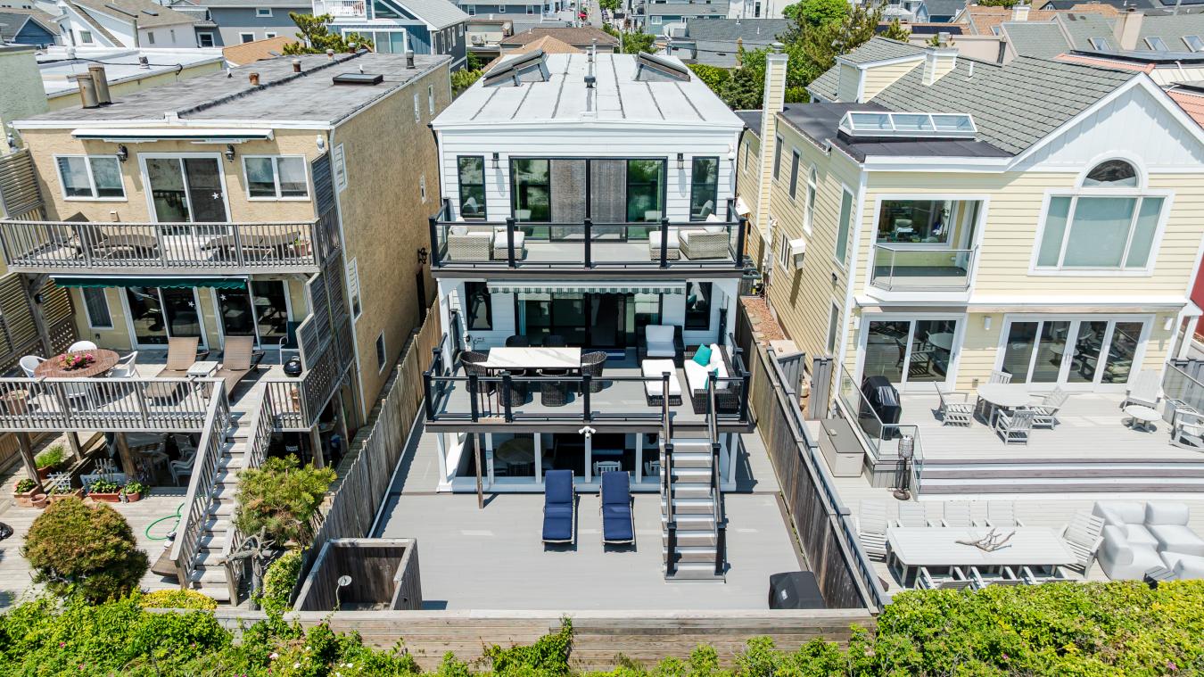 Long Beach, Nassau, 11561, United States, 6 Bedrooms Bedrooms, ,4 BathroomsBathrooms,Residential,For Sale,1858463