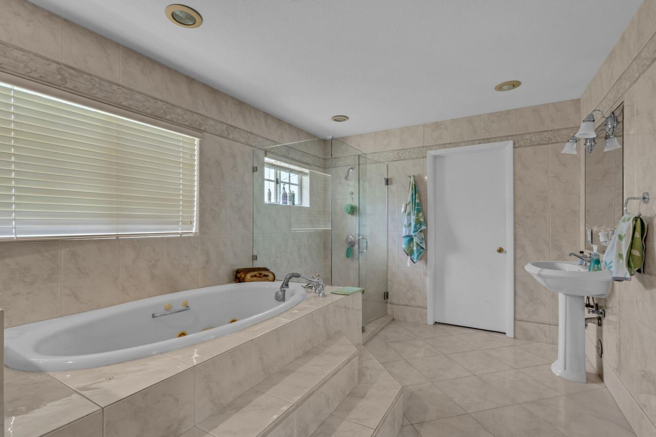 Southwest Ranches, Florida, 33331, United States, 7 Bedrooms Bedrooms, ,4 BathroomsBathrooms,Residential,For Sale,1858459