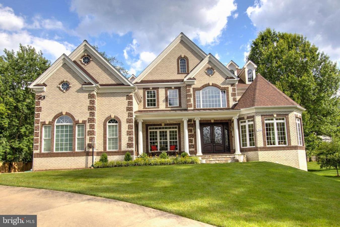 Vienna, Virginia, 22181, United States, 7 Bedrooms Bedrooms, ,5 BathroomsBathrooms,Residential,For Sale,1859250