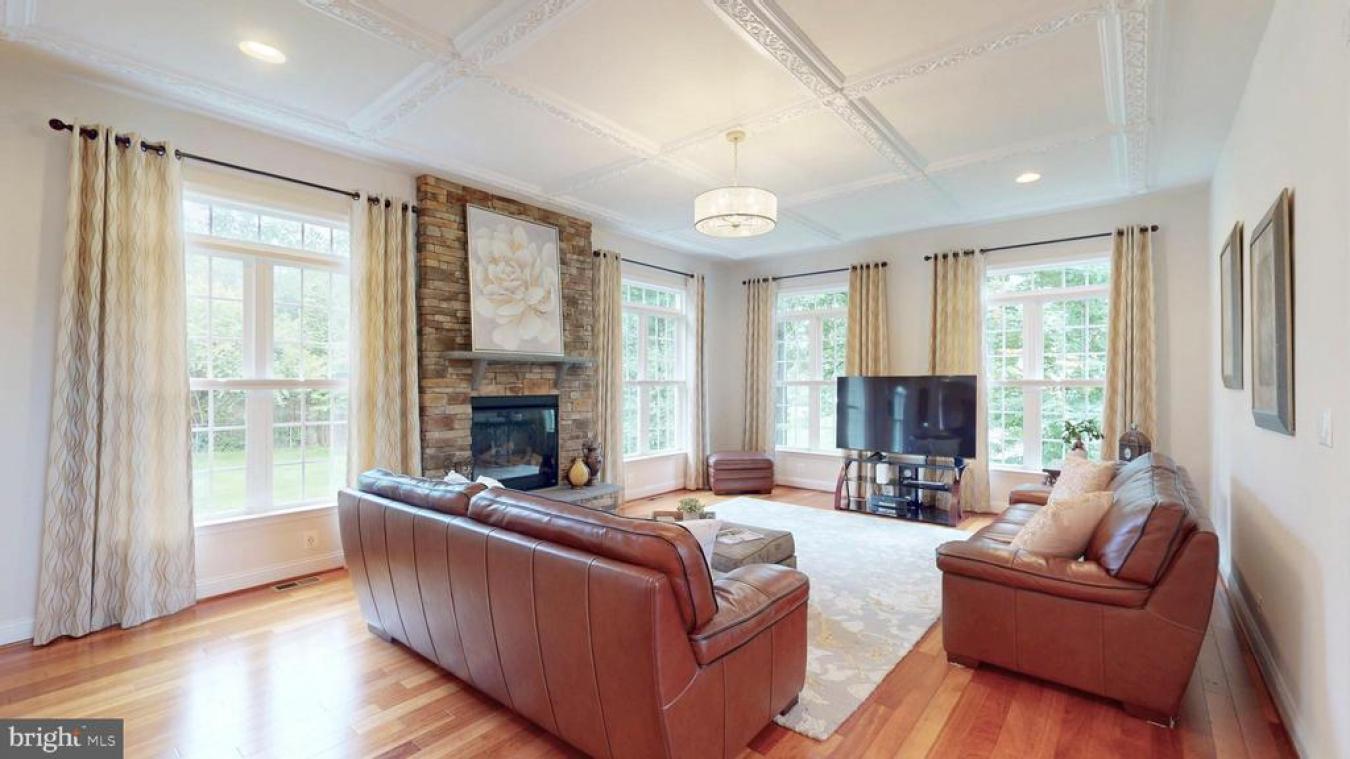 Vienna, Virginia, 22181, United States, 7 Bedrooms Bedrooms, ,5 BathroomsBathrooms,Residential,For Sale,1859250