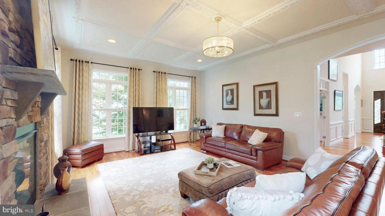 Vienna, Virginia, 22181, United States, 7 Bedrooms Bedrooms, ,5 BathroomsBathrooms,Residential,For Sale,1859250