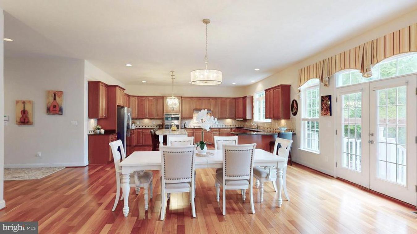 Vienna, Virginia, 22181, United States, 7 Bedrooms Bedrooms, ,5 BathroomsBathrooms,Residential,For Sale,1859250