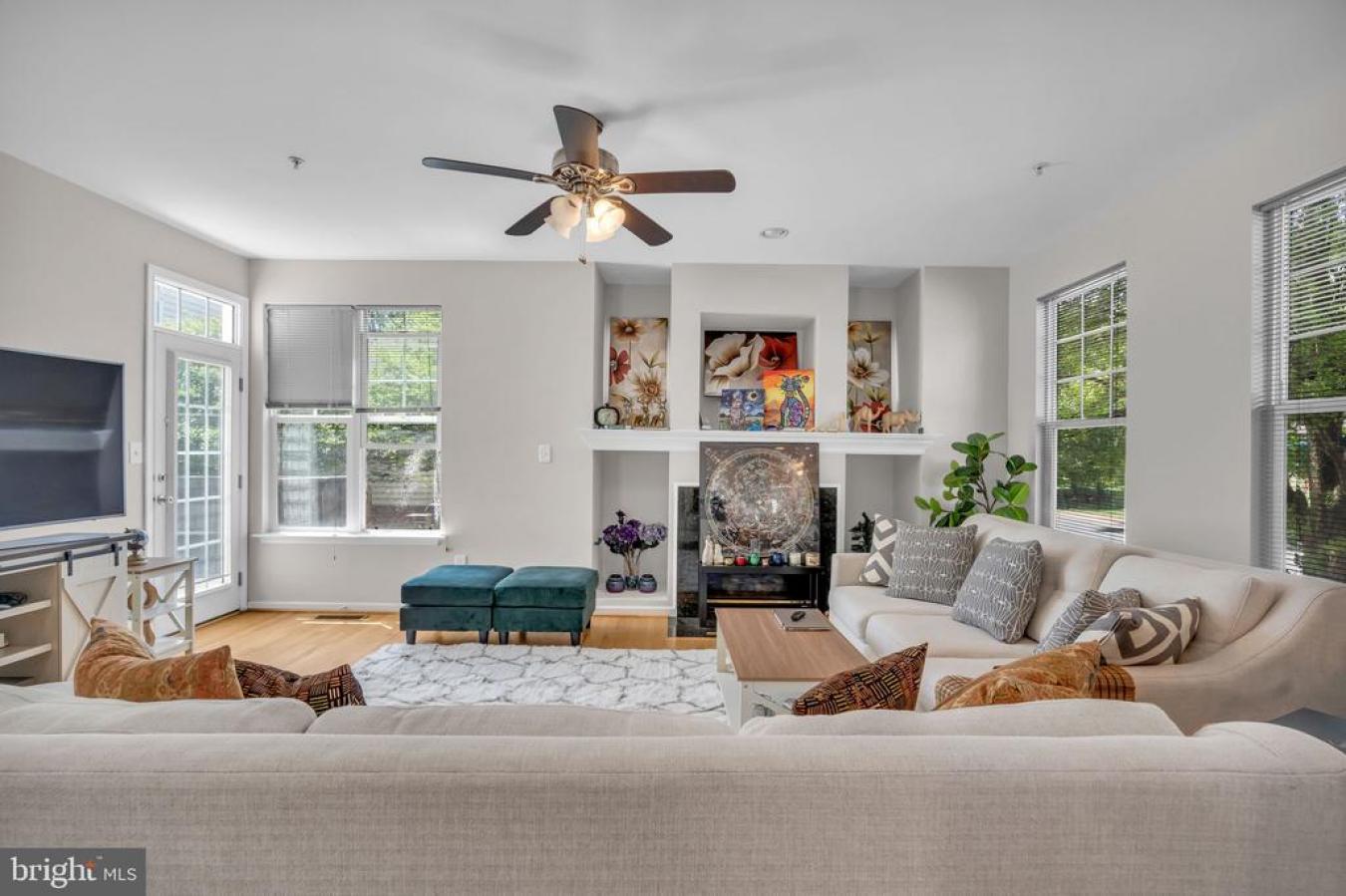 BRISTOW, Virginia, 20136, United States, 5 Bedrooms Bedrooms, ,3 BathroomsBathrooms,Residential,For Sale,1859246