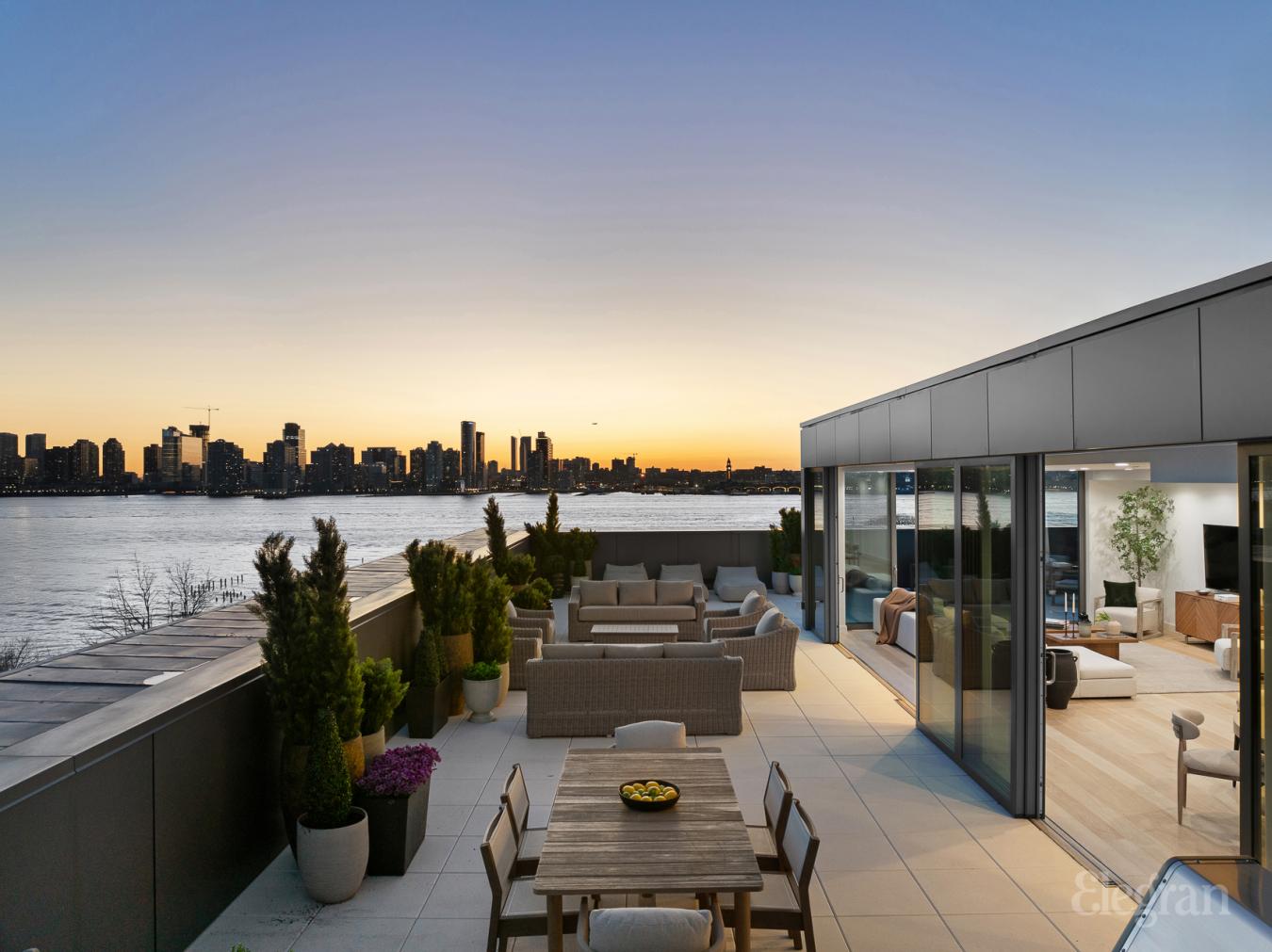 New York, New York, 10014-1015, United States, 3 Bedrooms Bedrooms, ,4 BathroomsBathrooms,Residential,For Sale,1858445