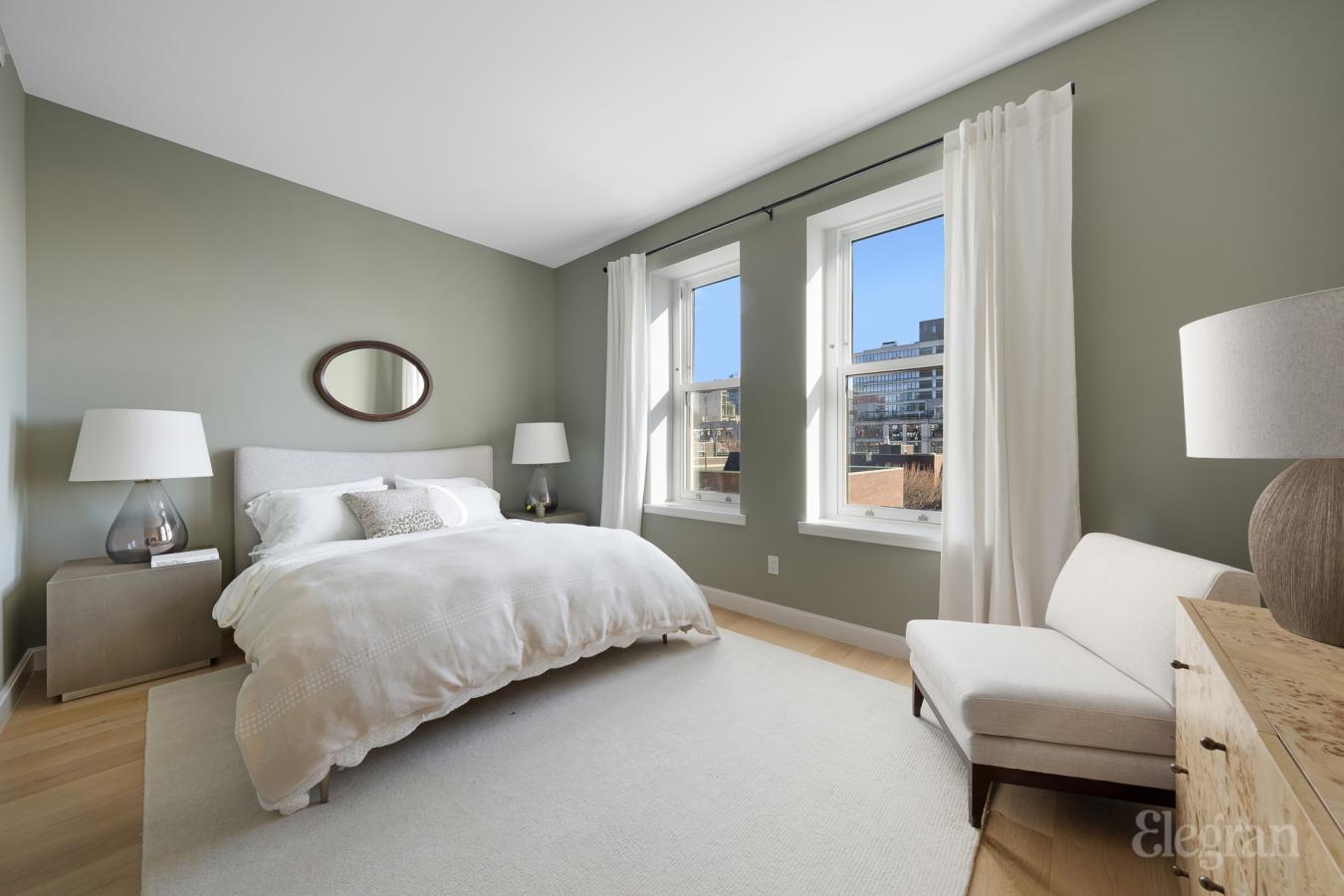 New York, New York, 10014-1015, United States, 3 Bedrooms Bedrooms, ,4 BathroomsBathrooms,Residential,For Sale,1858445
