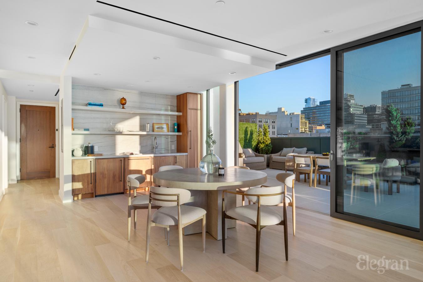 New York, New York, 10014-1015, United States, 3 Bedrooms Bedrooms, ,4 BathroomsBathrooms,Residential,For Sale,1858445