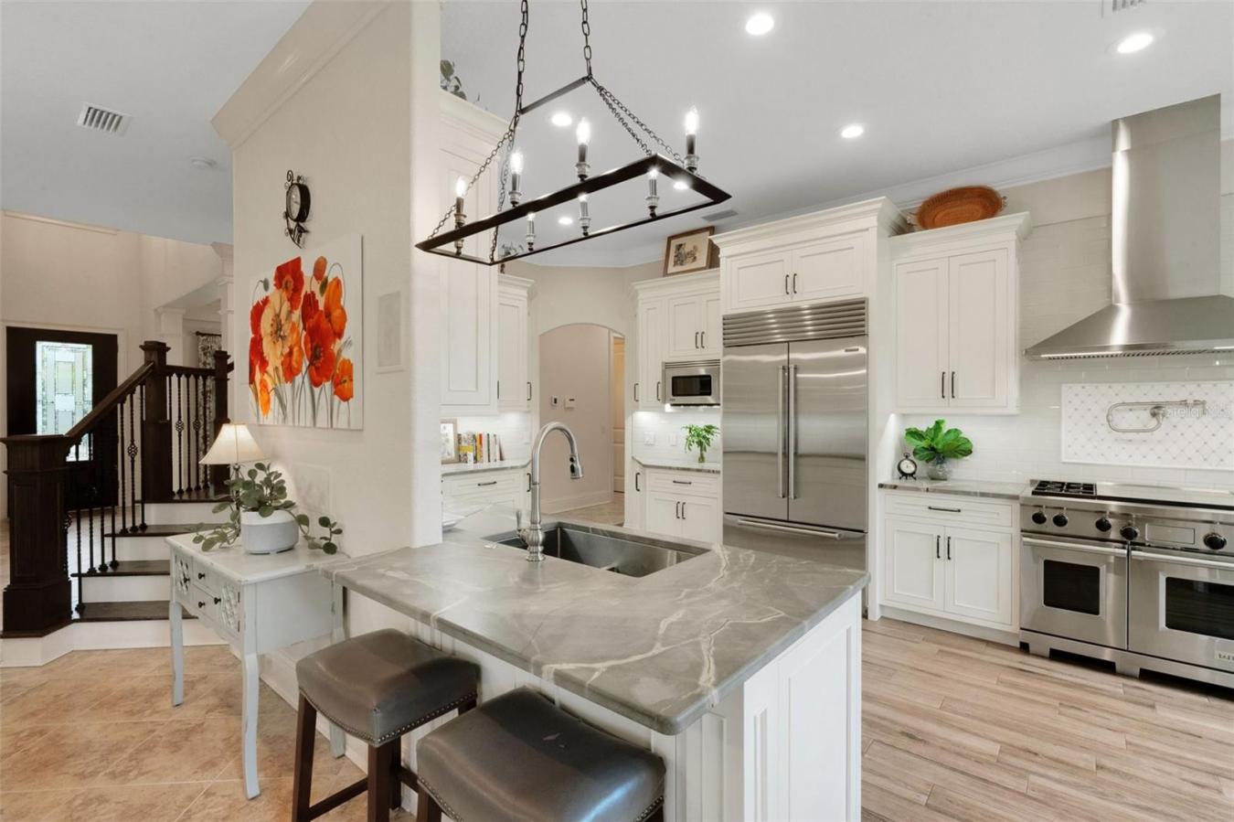 LAKELAND, Florida, 33803, United States, 5 Bedrooms Bedrooms, ,3 BathroomsBathrooms,Residential,For Sale,1859240