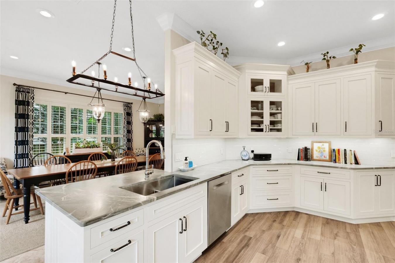 LAKELAND, Florida, 33803, United States, 5 Bedrooms Bedrooms, ,3 BathroomsBathrooms,Residential,For Sale,1859240