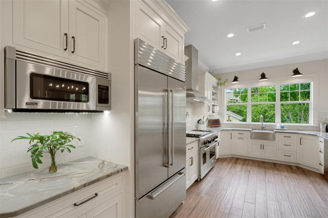 LAKELAND, Florida, 33803, United States, 5 Bedrooms Bedrooms, ,3 BathroomsBathrooms,Residential,For Sale,1859240