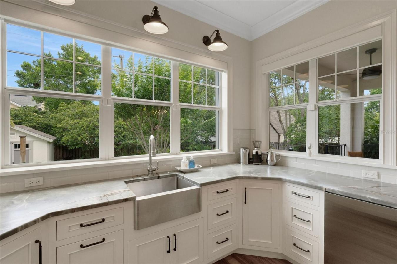 LAKELAND, Florida, 33803, United States, 5 Bedrooms Bedrooms, ,3 BathroomsBathrooms,Residential,For Sale,1859240