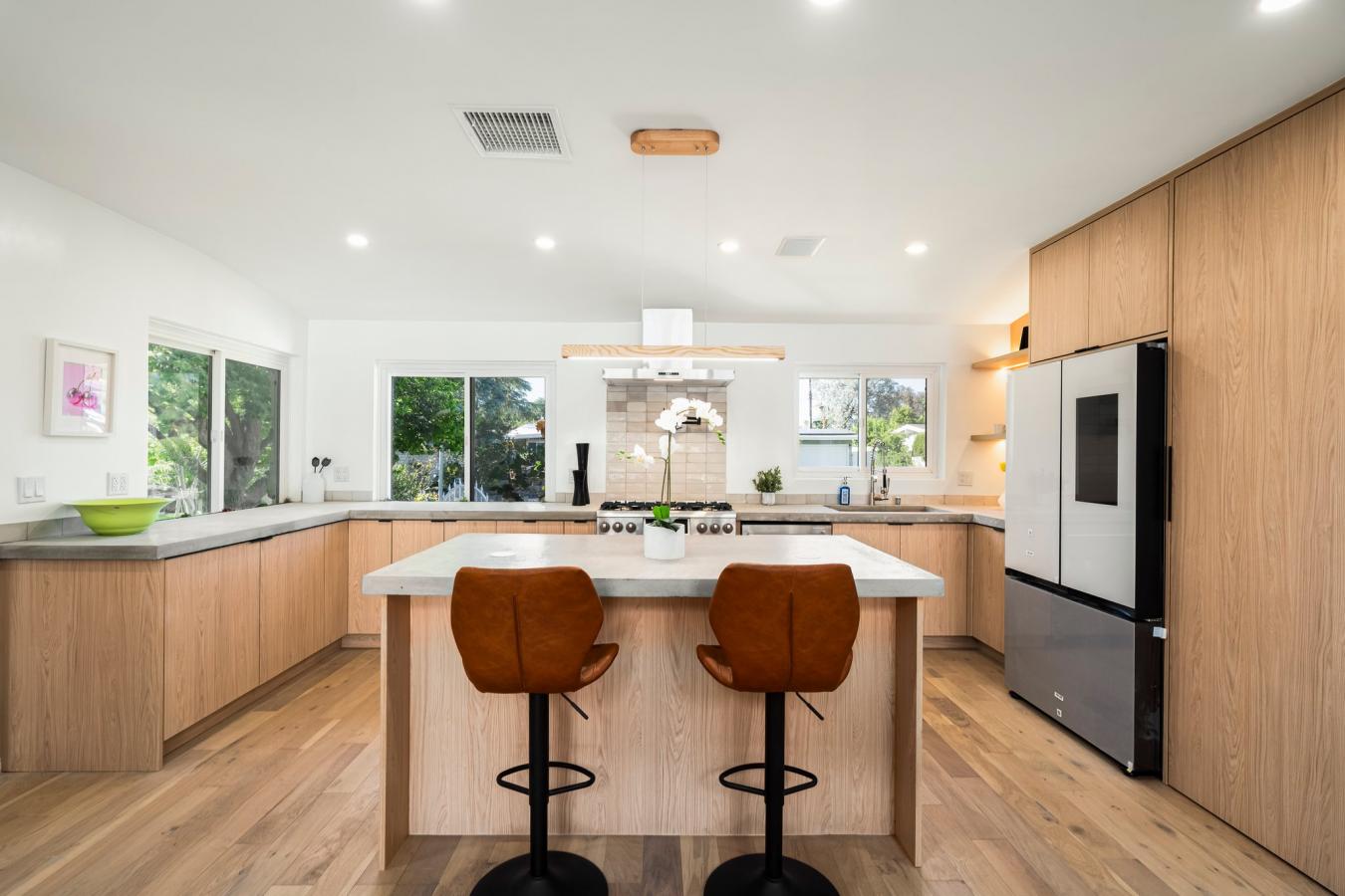 Woodland Hills, Los Angeles, 91364, United States, 4 Bedrooms Bedrooms, ,3 BathroomsBathrooms,Residential,For Sale,1858439