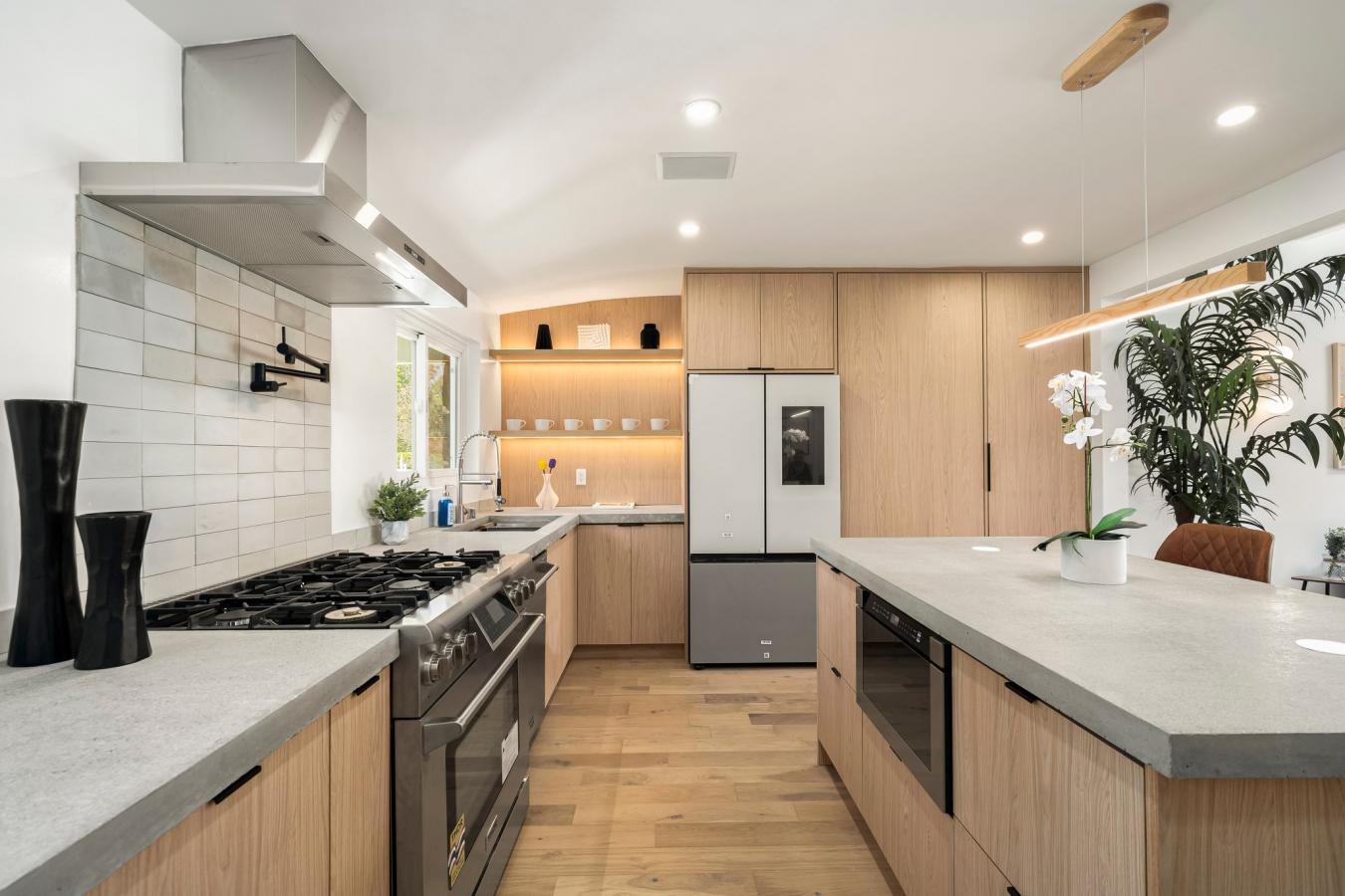 Woodland Hills, Los Angeles, 91364, United States, 4 Bedrooms Bedrooms, ,3 BathroomsBathrooms,Residential,For Sale,1858439