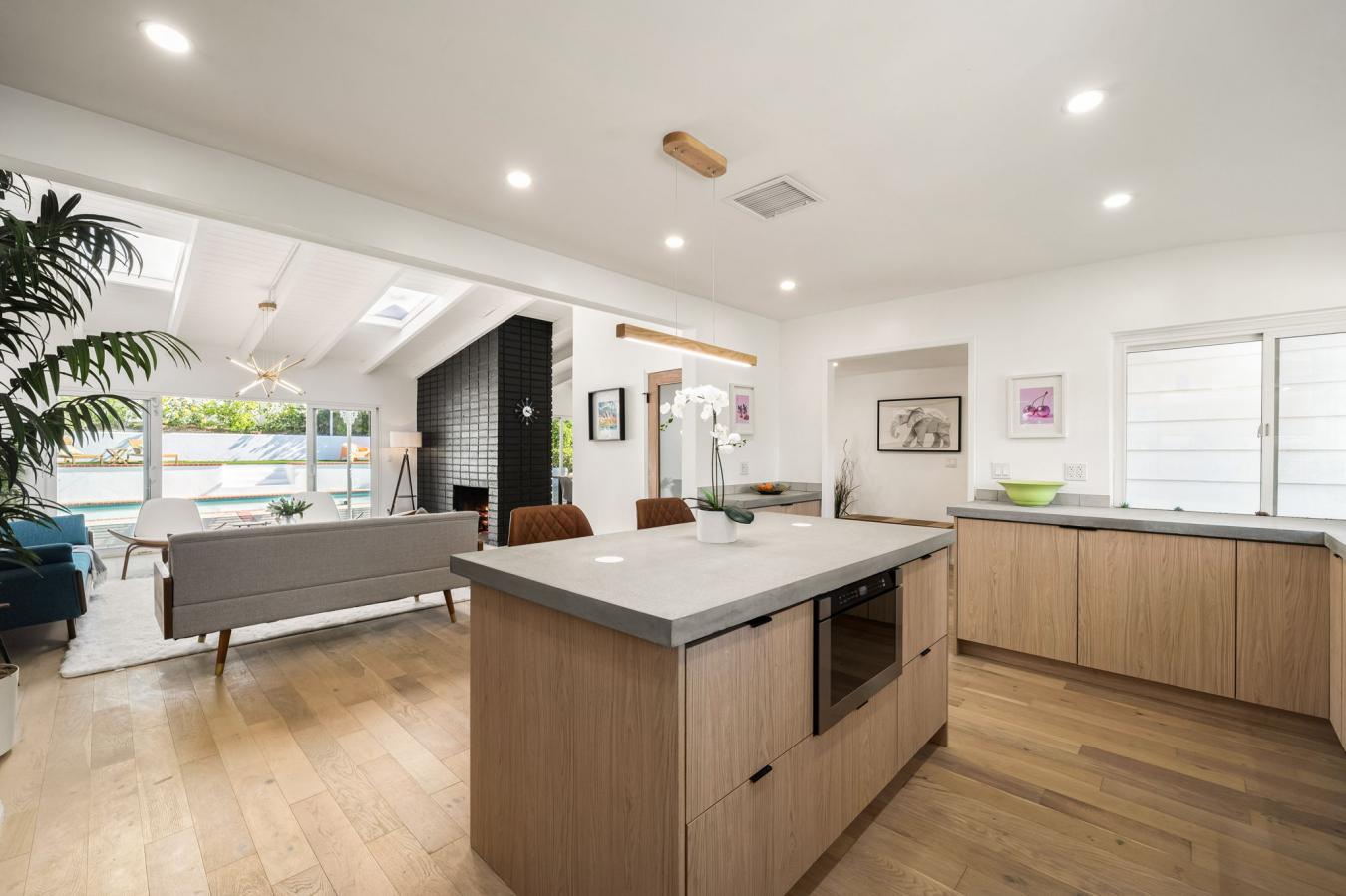 Woodland Hills, Los Angeles, 91364, United States, 4 Bedrooms Bedrooms, ,3 BathroomsBathrooms,Residential,For Sale,1858439