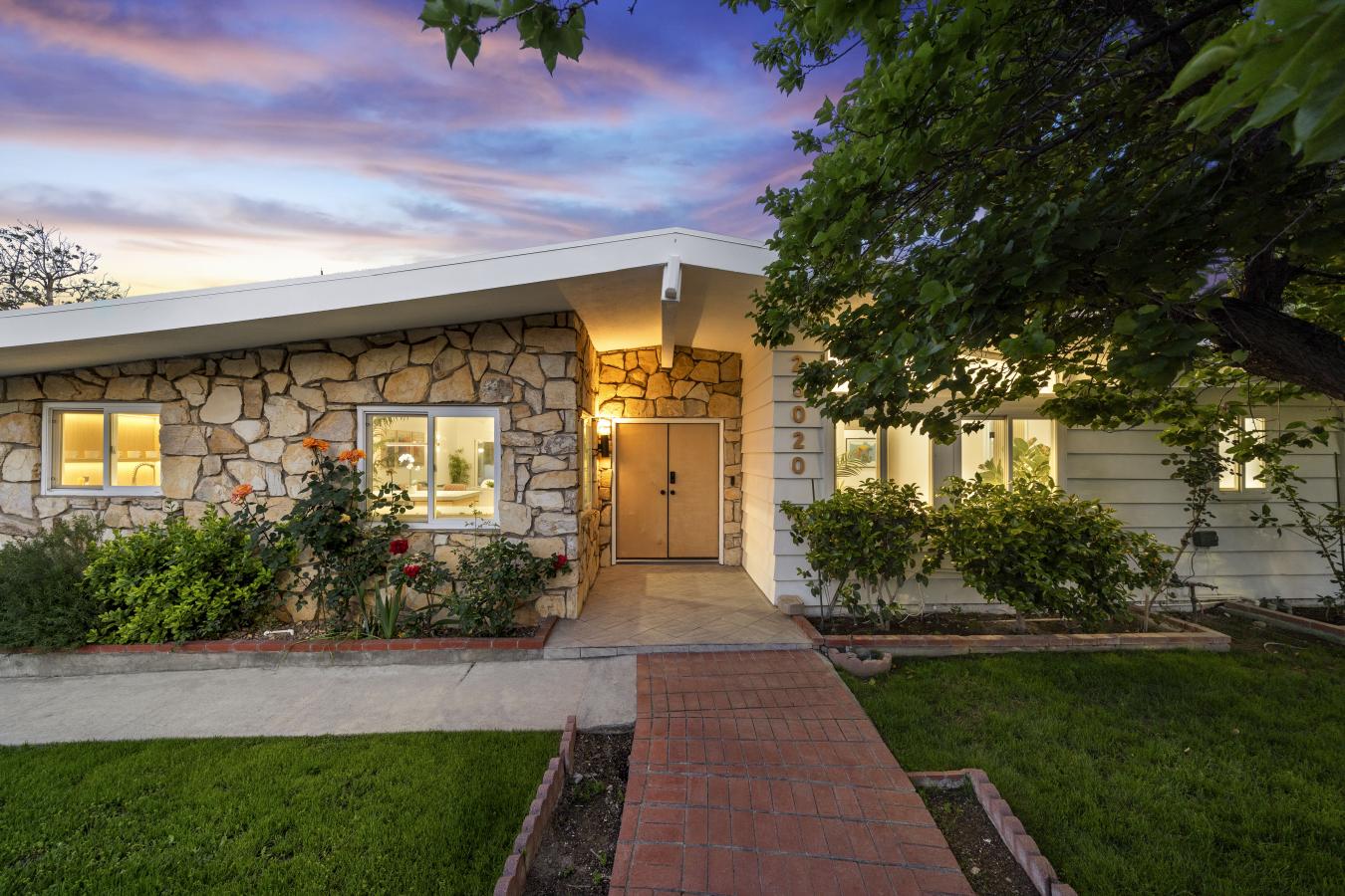 Woodland Hills, Los Angeles, 91364, United States, 4 Bedrooms Bedrooms, ,3 BathroomsBathrooms,Residential,For Sale,1858439 Woodland Hills, Los Angeles, 91364, United States, 4 Bedrooms Bedrooms, ,3 BathroomsBathrooms,Residential,For Sale,1858439