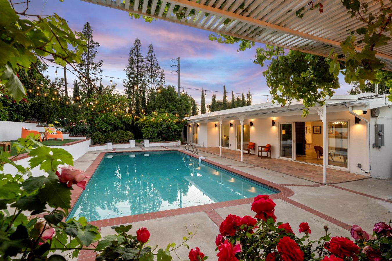 Woodland Hills, Los Angeles, 91364, United States, 4 Bedrooms Bedrooms, ,3 BathroomsBathrooms,Residential,For Sale,1858439