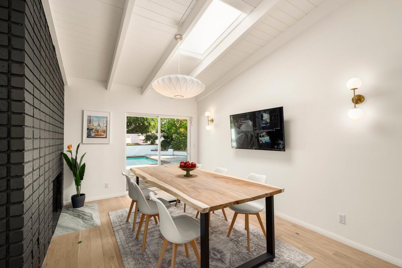 Woodland Hills, Los Angeles, 91364, United States, 4 Bedrooms Bedrooms, ,3 BathroomsBathrooms,Residential,For Sale,1858439