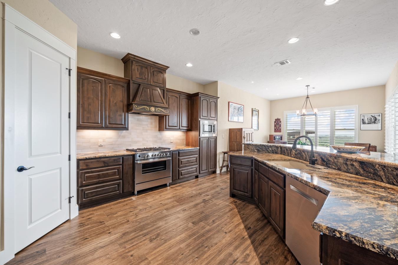 Fredricksburg, Texas, 78624, United States, 3 Bedrooms Bedrooms, ,2 BathroomsBathrooms,Residential,For Sale,1858437