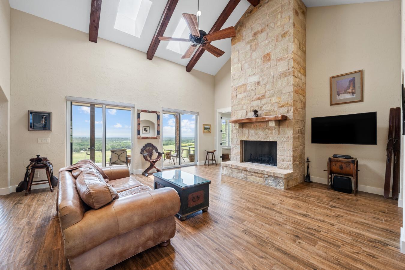 Fredricksburg, Texas, 78624, United States, 3 Bedrooms Bedrooms, ,2 BathroomsBathrooms,Residential,For Sale,1858437