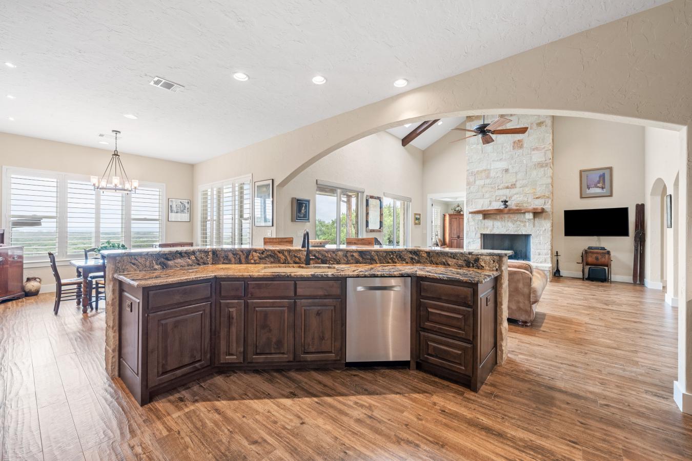 Fredricksburg, Texas, 78624, United States, 3 Bedrooms Bedrooms, ,2 BathroomsBathrooms,Residential,For Sale,1858437