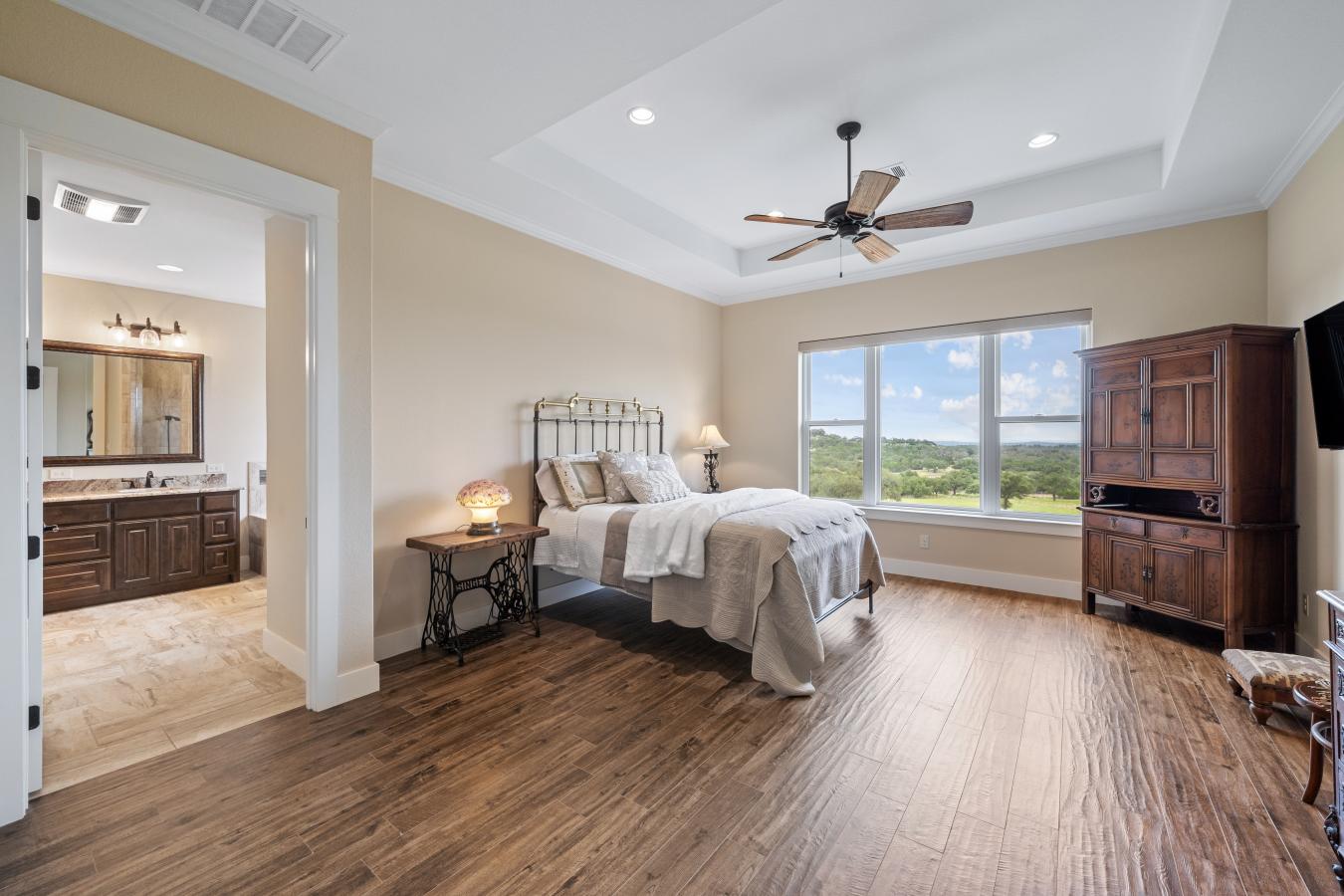 Fredricksburg, Texas, 78624, United States, 3 Bedrooms Bedrooms, ,2 BathroomsBathrooms,Residential,For Sale,1858437