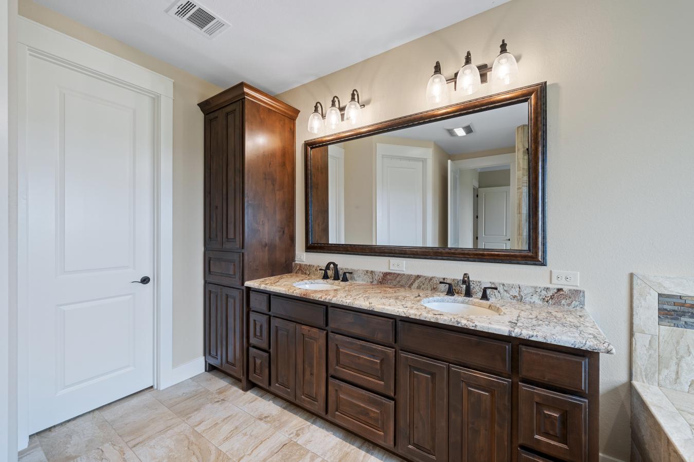 Fredricksburg, Texas, 78624, United States, 3 Bedrooms Bedrooms, ,2 BathroomsBathrooms,Residential,For Sale,1858437