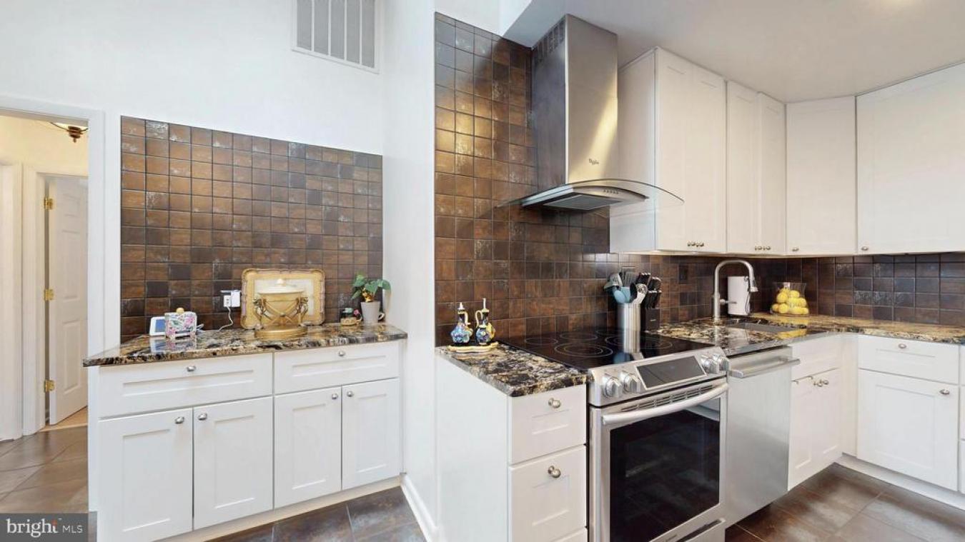 Great Falls, Virginia, 22066, United States, 5 Bedrooms Bedrooms, ,3 BathroomsBathrooms,Residential,For Sale,1859212