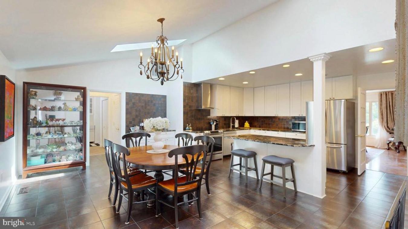 Great Falls, Virginia, 22066, United States, 5 Bedrooms Bedrooms, ,3 BathroomsBathrooms,Residential,For Sale,1859212