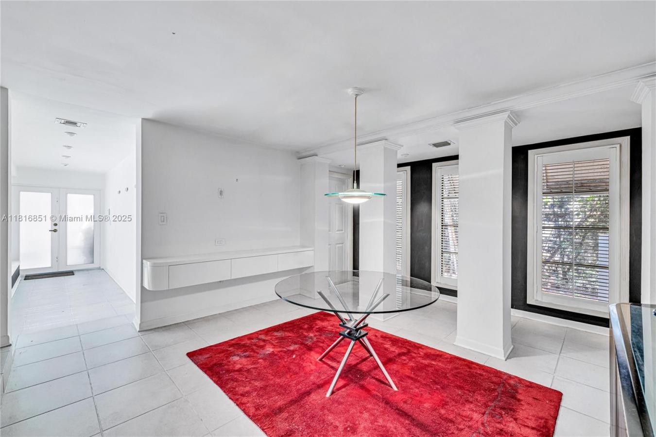 Coral Gables, Florida, 33134, United States, 3 Bedrooms Bedrooms, ,3 BathroomsBathrooms,Residential,For Sale,1858424