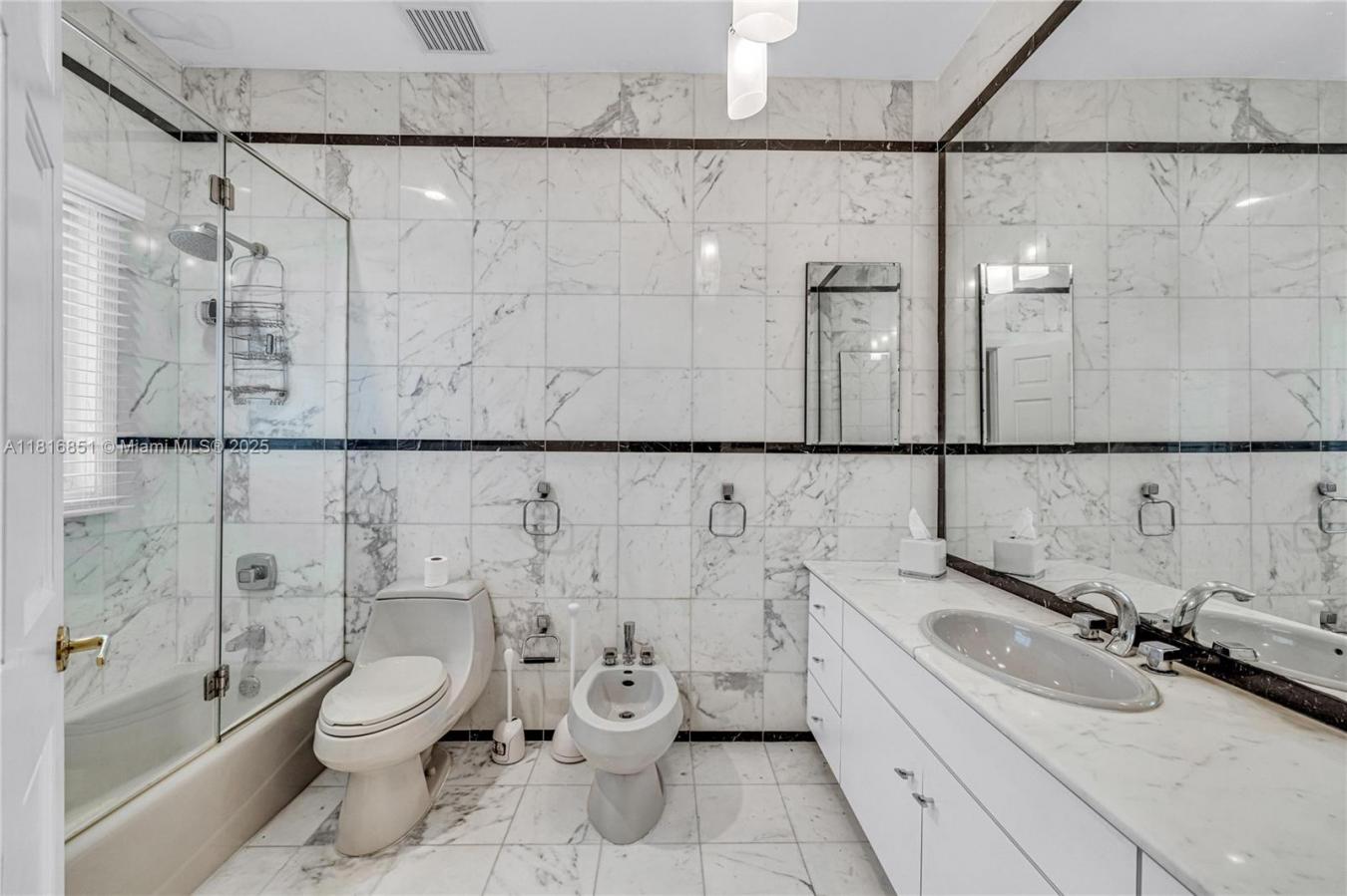 Coral Gables, Florida, 33134, United States, 3 Bedrooms Bedrooms, ,3 BathroomsBathrooms,Residential,For Sale,1858424