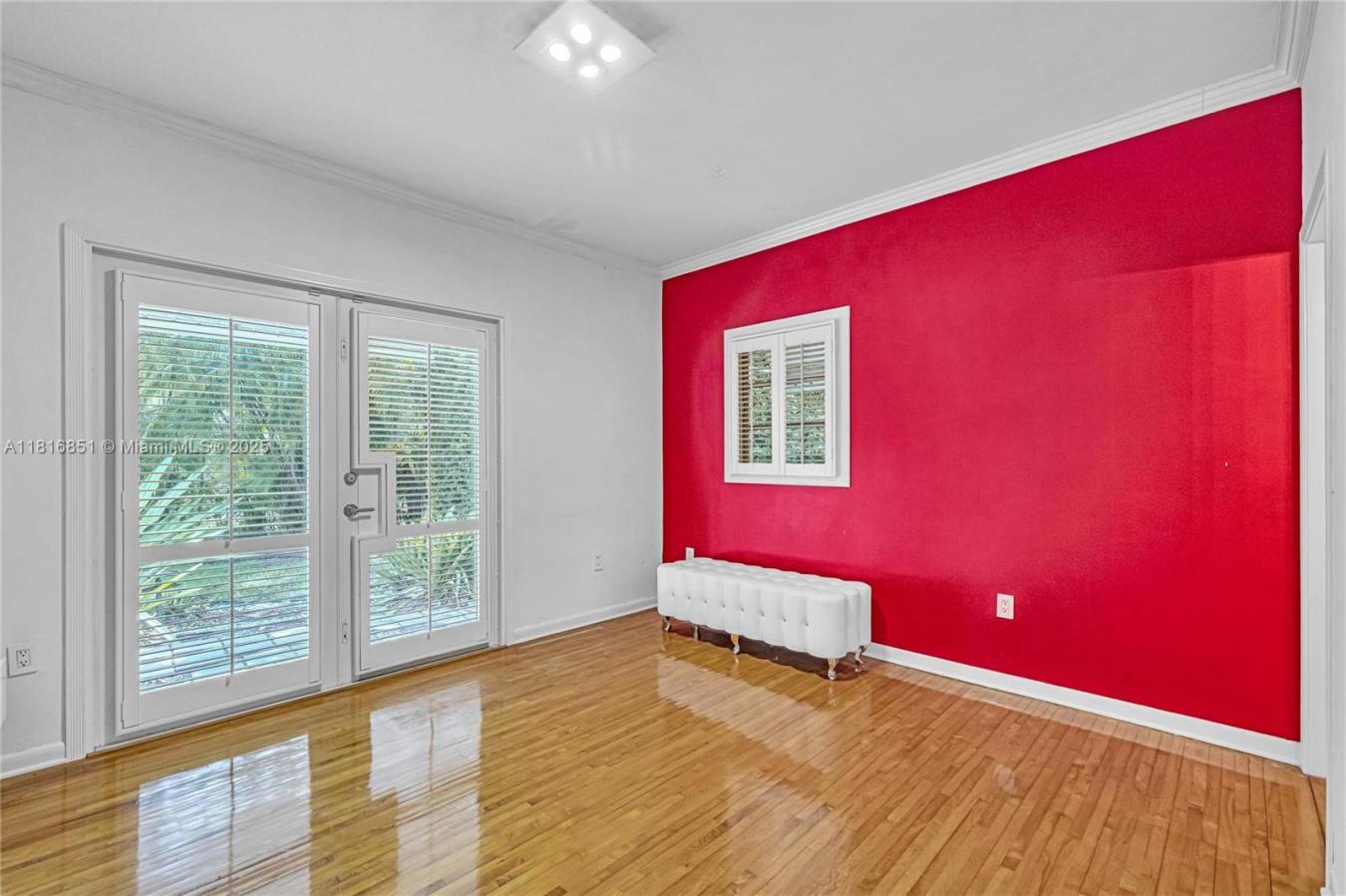 Coral Gables, Florida, 33134, United States, 3 Bedrooms Bedrooms, ,3 BathroomsBathrooms,Residential,For Sale,1858424