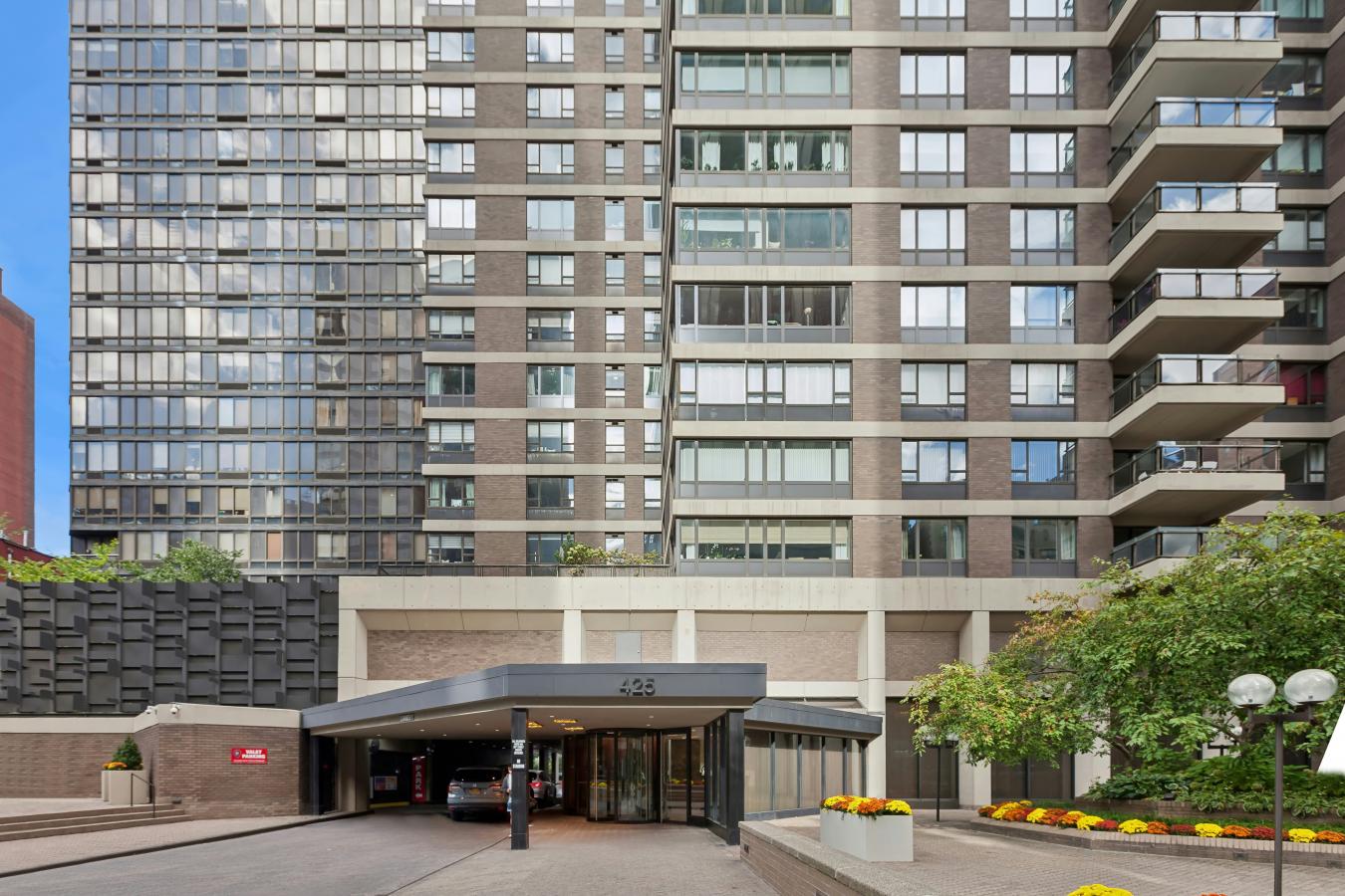 New York, New York, 10022, United States, 4 Bedrooms Bedrooms, ,4 BathroomsBathrooms,Residential,For Sale,1941569