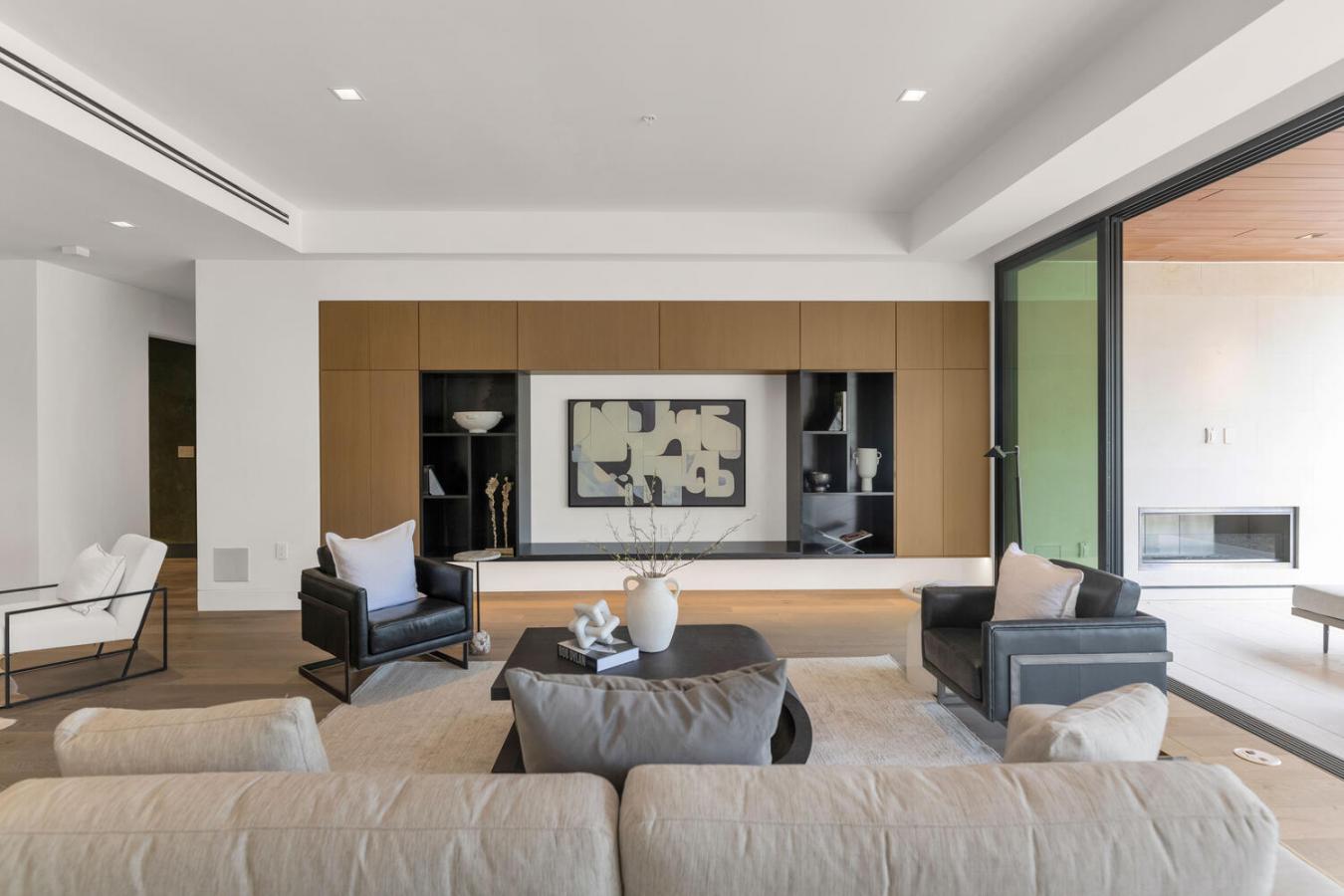 Paradise Valley, Arizona, 85253, United States, 3 Bedrooms Bedrooms, ,3 BathroomsBathrooms,Residential,For Sale,1858410