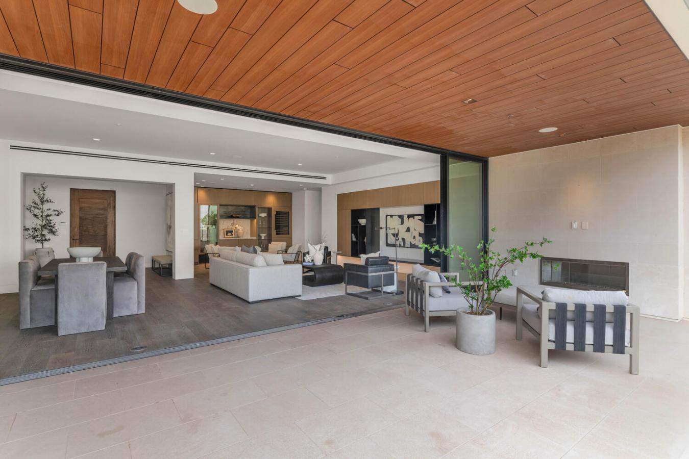 Paradise Valley, Arizona, 85253, United States, 3 Bedrooms Bedrooms, ,3 BathroomsBathrooms,Residential,For Sale,1858410