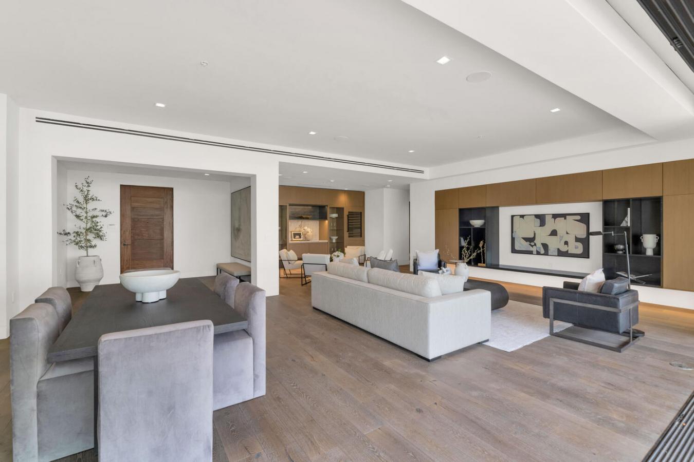 Paradise Valley, Arizona, 85253, United States, 3 Bedrooms Bedrooms, ,3 BathroomsBathrooms,Residential,For Sale,1858410