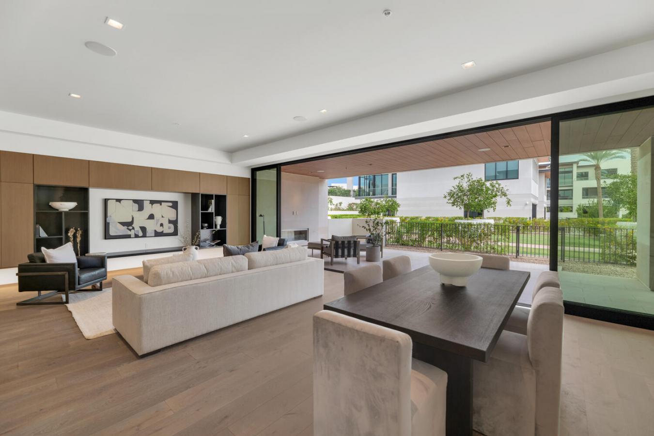 Paradise Valley, Arizona, 85253, United States, 3 Bedrooms Bedrooms, ,3 BathroomsBathrooms,Residential,For Sale,1858410