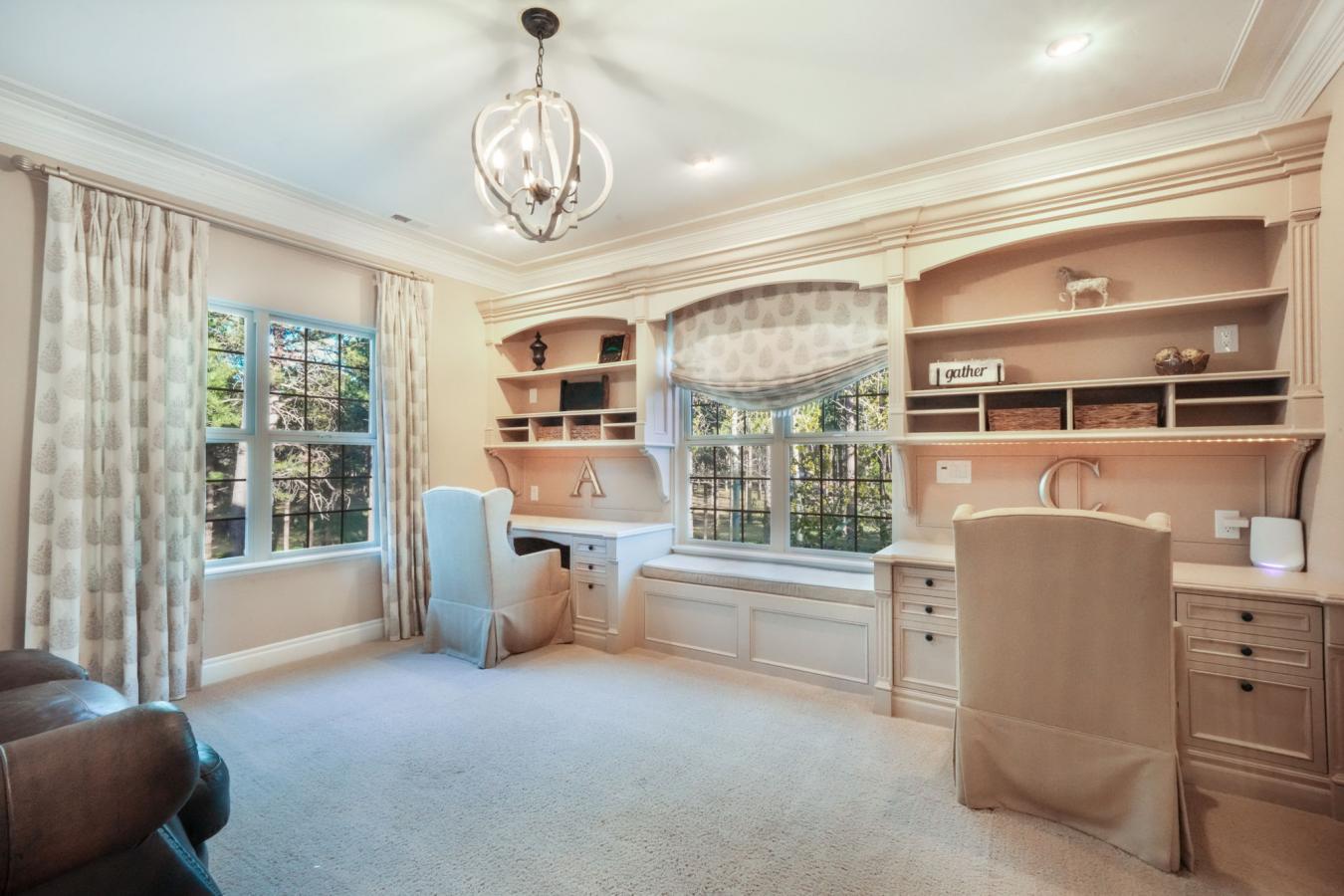 Colorado Springs, El Paso, 80908, United States, 5 Bedrooms Bedrooms, ,4 BathroomsBathrooms,Residential,For Sale,1880128