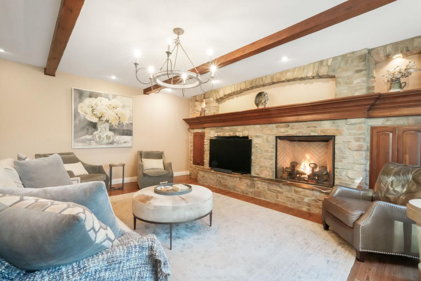 Colorado Springs, El Paso, 80908, United States, 5 Bedrooms Bedrooms, ,4 BathroomsBathrooms,Residential,For Sale,1880128