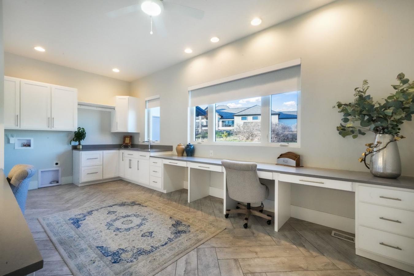 Colorado Springs, El Paso, 80908, United States, 6 Bedrooms Bedrooms, ,6 BathroomsBathrooms,Residential,For Sale,1880127