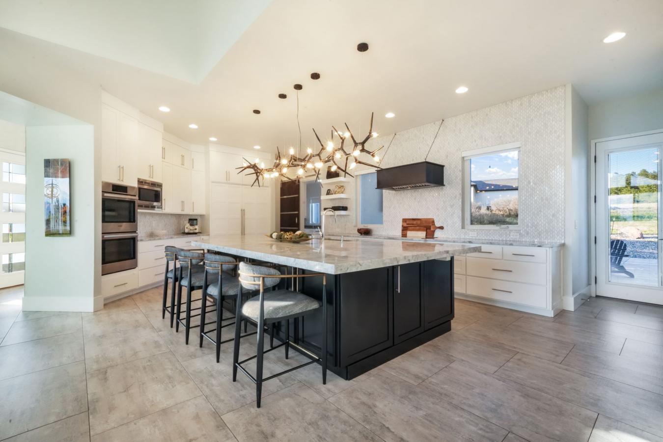 Colorado Springs, El Paso, 80908, United States, 6 Bedrooms Bedrooms, ,6 BathroomsBathrooms,Residential,For Sale,1880127