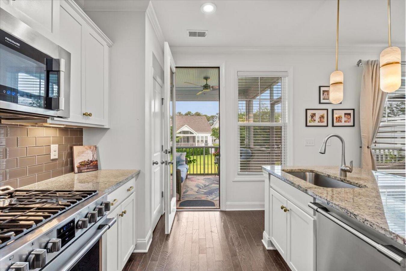 Mount Pleasant, South Carolina, 29466, United States, 3 Bedrooms Bedrooms, ,2 BathroomsBathrooms,Residential,For Sale,1860201