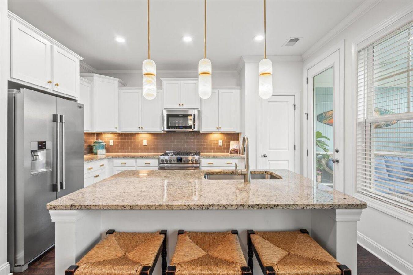 Mount Pleasant, South Carolina, 29466, United States, 3 Bedrooms Bedrooms, ,2 BathroomsBathrooms,Residential,For Sale,1860201