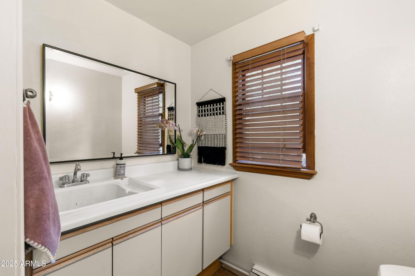 Flagstaff, Coconino, 86005, United States, 4 Bedrooms Bedrooms, ,3 BathroomsBathrooms,Residential,For Sale,1860198