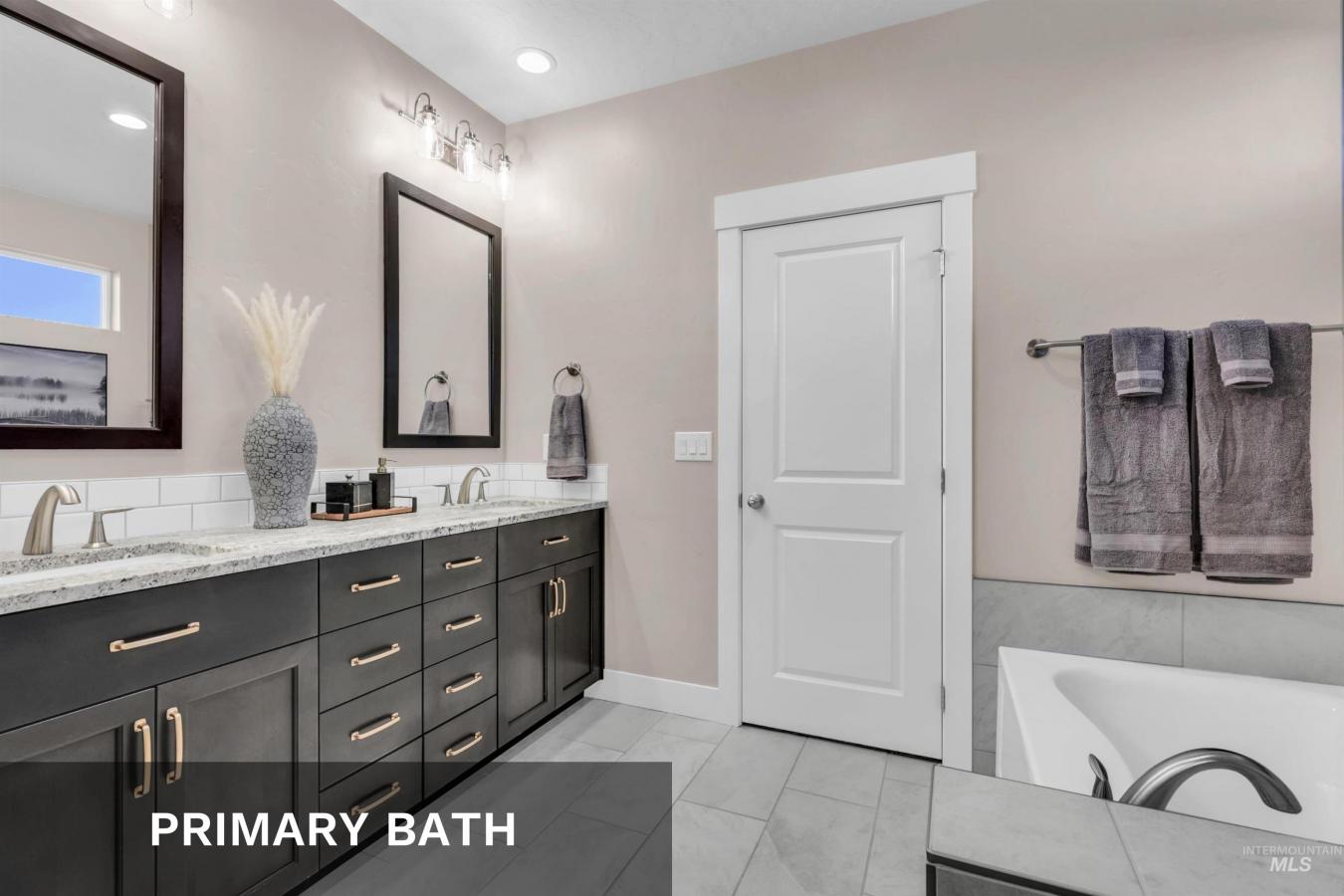 Star, Idaho, 83669-6412, United States, 5 Bedrooms Bedrooms, ,3 BathroomsBathrooms,Residential,For Sale,1860196