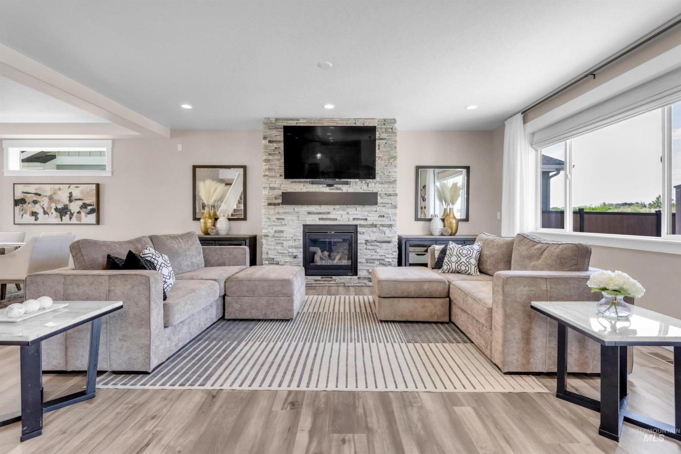 Star, Idaho, 83669-6412, United States, 5 Bedrooms Bedrooms, ,3 BathroomsBathrooms,Residential,For Sale,1860196