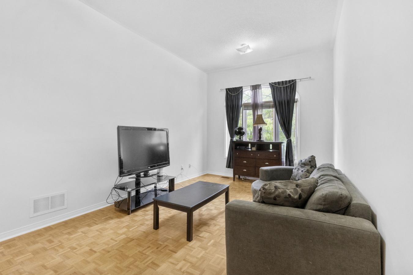 Richmond Hill, ON, L4S1V7, Canada, 3 Bedrooms Bedrooms, ,3 BathroomsBathrooms,Residential,For Sale,1860194