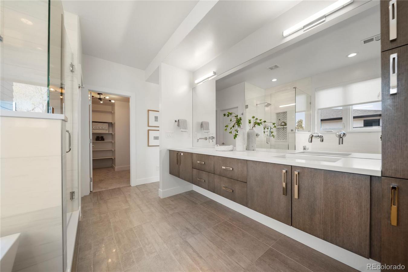 Denver, Denver, 80222, United States, 6 Bedrooms Bedrooms, ,5 BathroomsBathrooms,Residential,For Sale,1905288