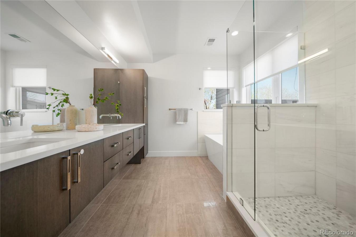Denver, Denver, 80222, United States, 6 Bedrooms Bedrooms, ,5 BathroomsBathrooms,Residential,For Sale,1905288